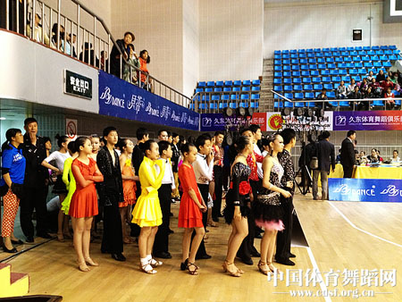 2012年“贝蒂杯”全国体育舞蹈公开赛首日赛事情况